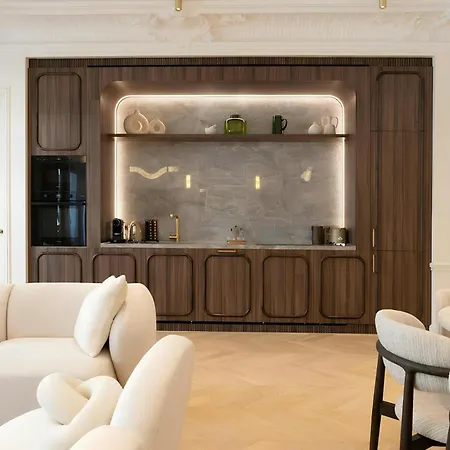 Visiting Tolly Gursky Apartman